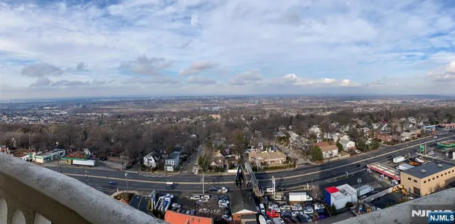 $369,000 | 555 North Avenue, Unit 22R, Fort Lee, NJ 07024