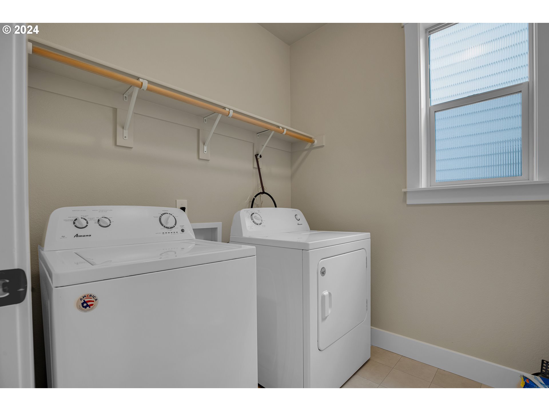 16937 Southwest Friendly Lane Beaverton, OR 97007 - Photo 15 of 44 a utility room with dryer and washer