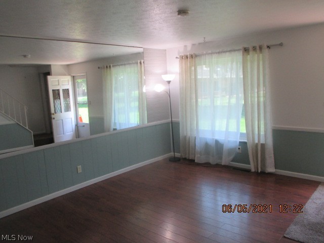 999 Renninger Road, Unit 6 New Franklin, OH 44319 - Photo 6 of 19 Living Room