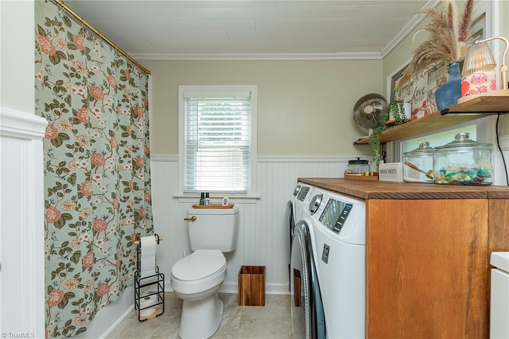 332 Dibrell Road Ruffin, NC 27326 - Photo 15 of 32 bathroom & Laundry