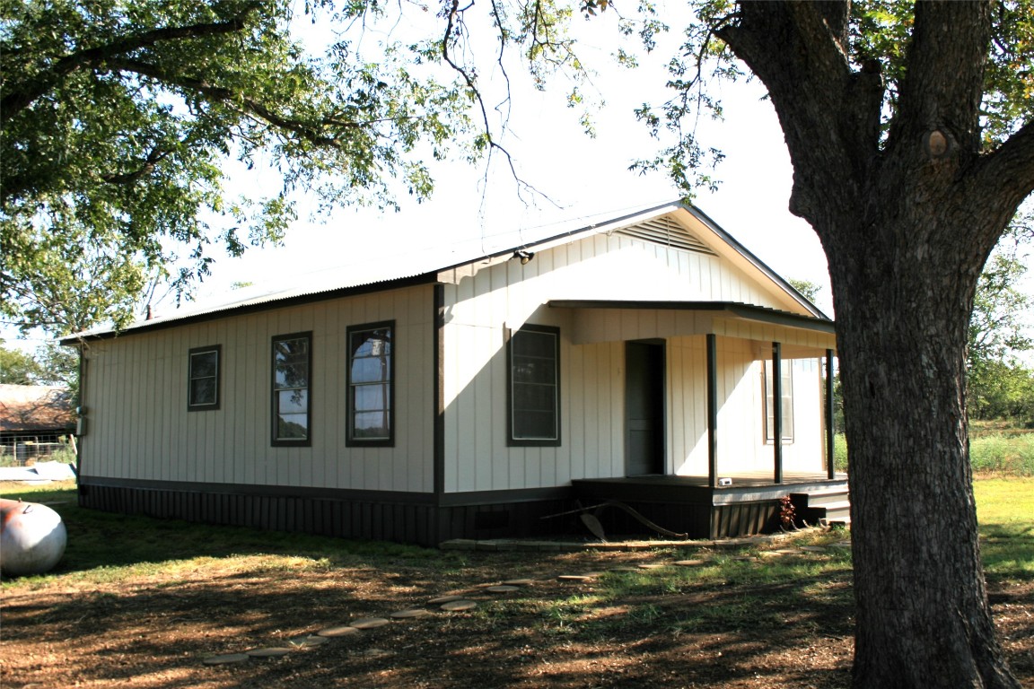 Cute little Farm house ready for your design ideas.