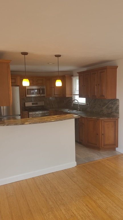 39 Westport Road Worcester, MA 01605 - Photo 10 of 40
