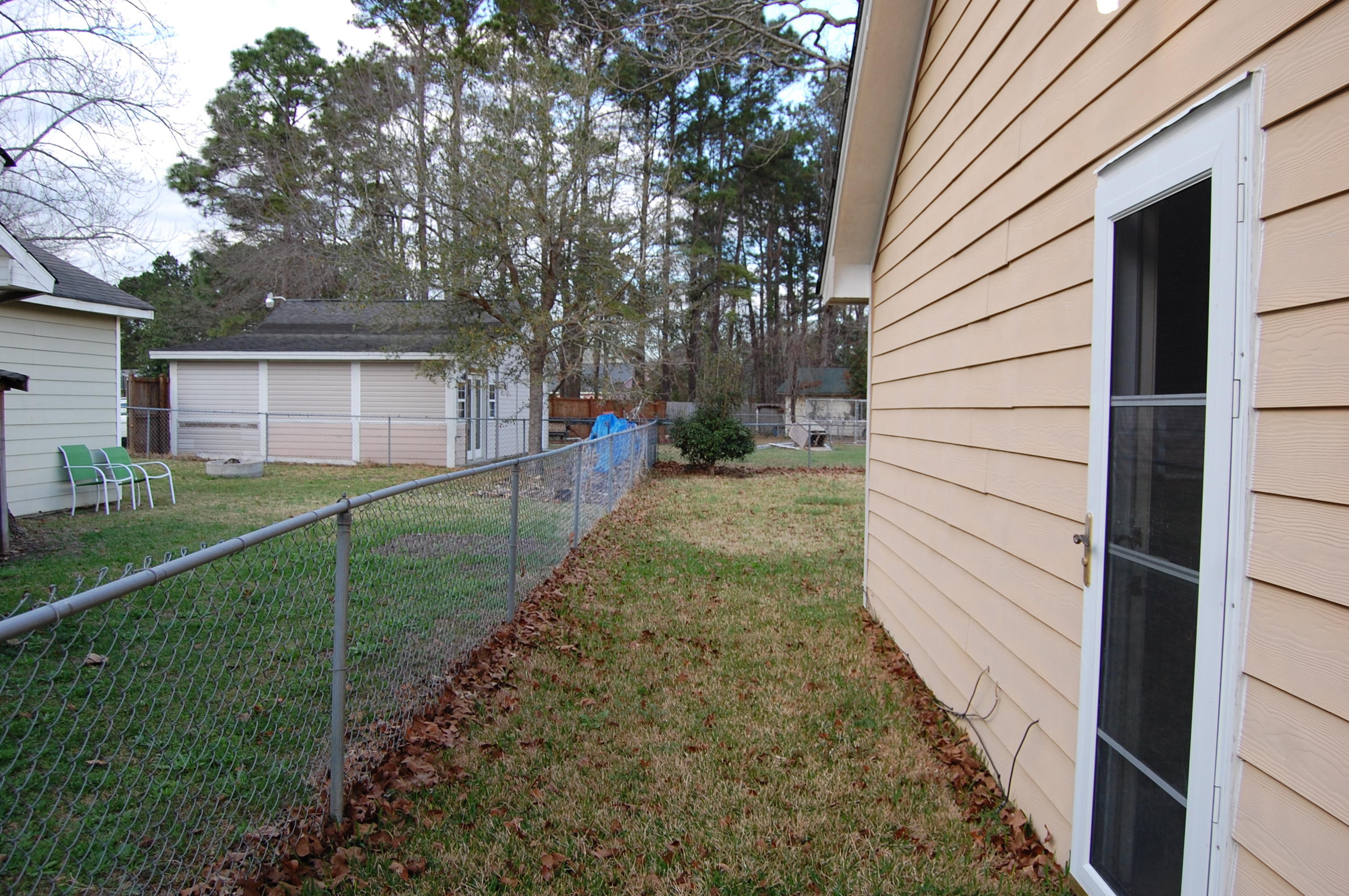 135 Manchester Road Summerville, SC 29486 - Photo 18 of 19 DSC_0044