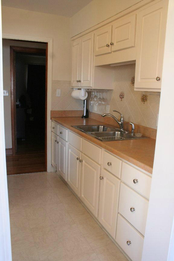 238 Post Road Roanoke, VA 24019 - Photo 5 of 19 Kitchen