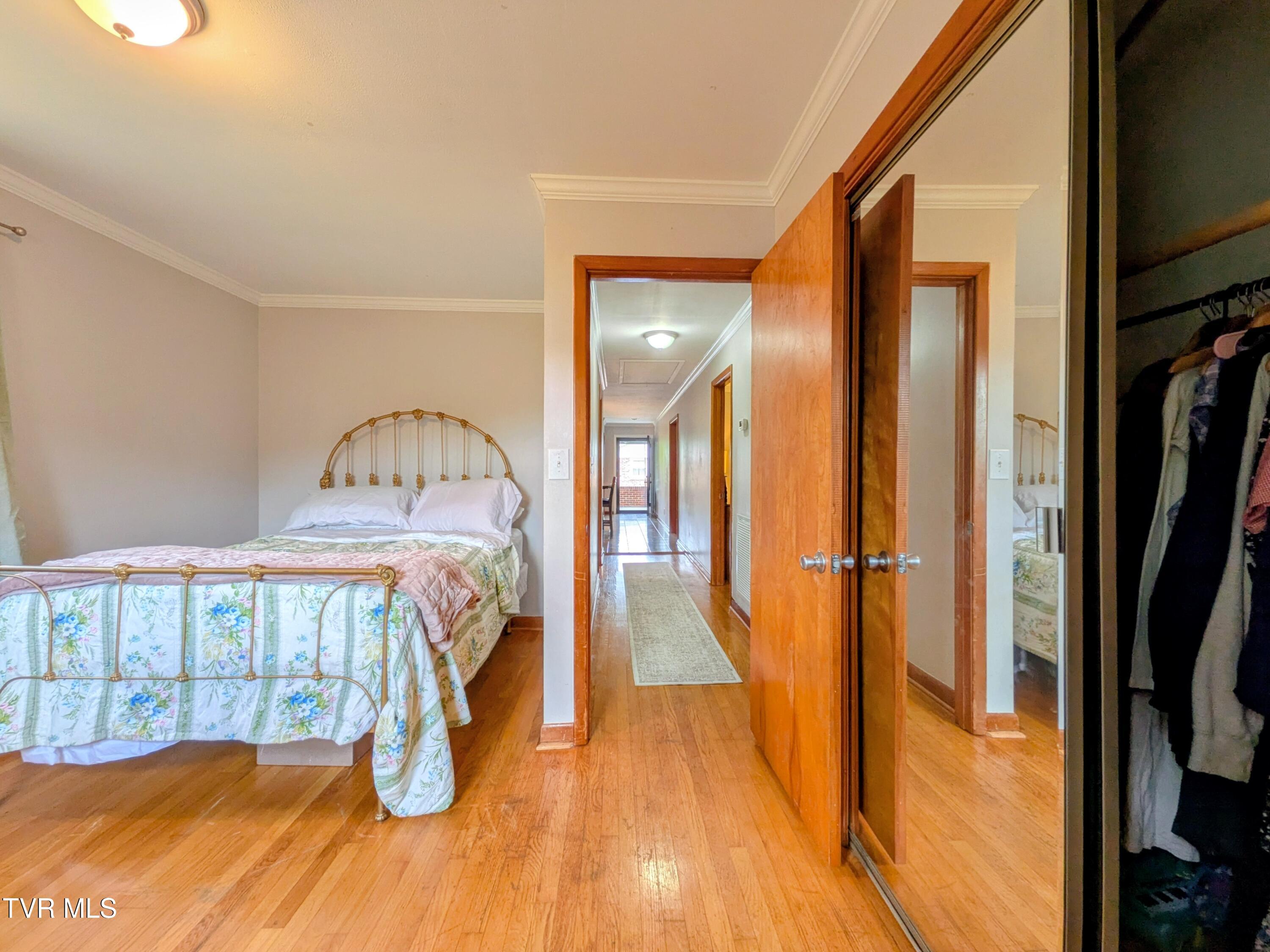 1129 Jackson Hollow Road Kingsport, TN 37663 - Photo 28 of 59 Bedroom3
