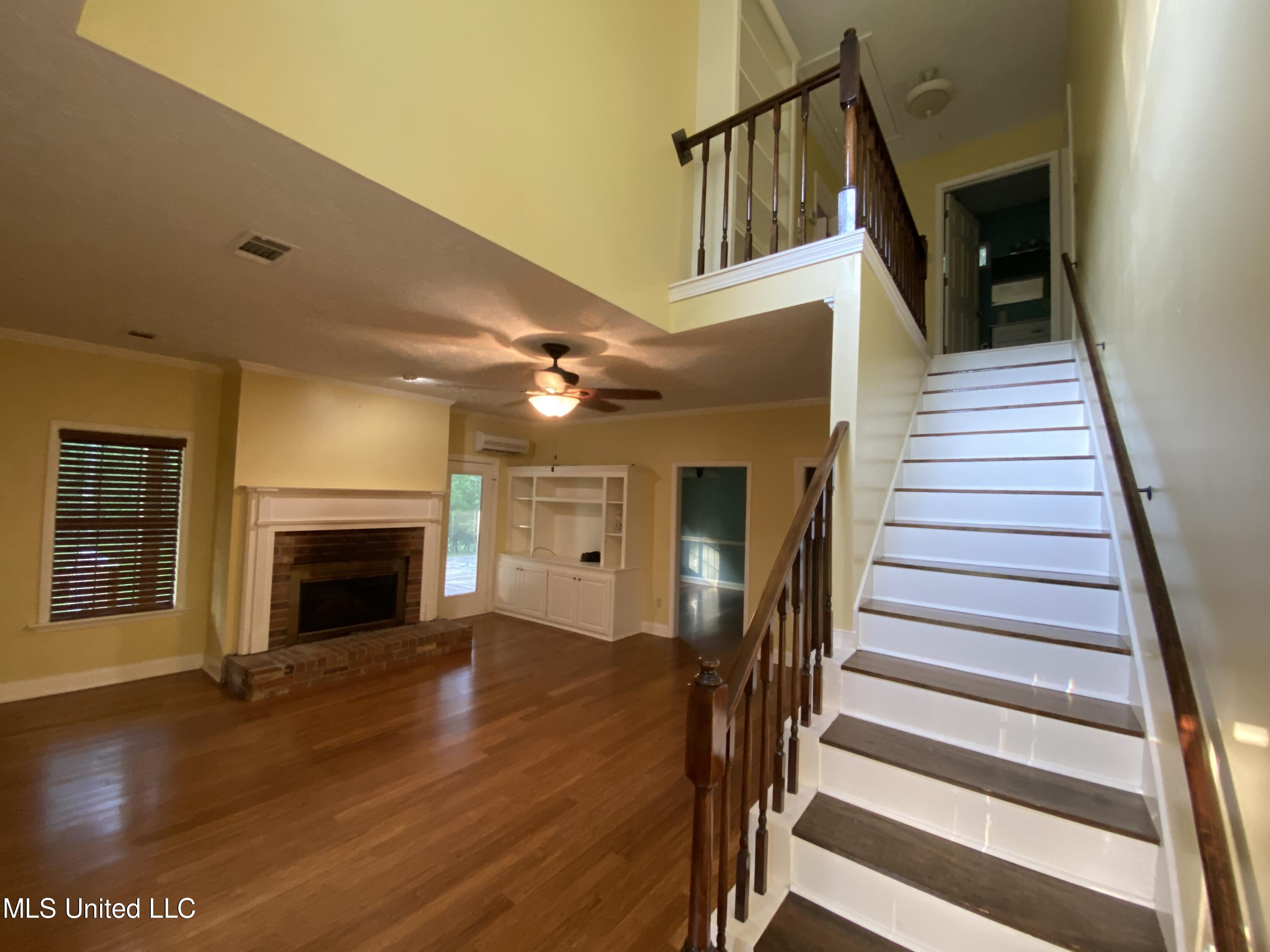 274 Pine Tree Lane Ridgeland, MS 39157 - Photo 30 of 48 274 Pine Tree family room