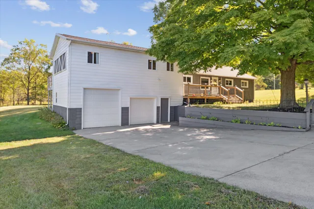 $349,900 | 8590 Greenfield Highway, Bellevue, MI 49021