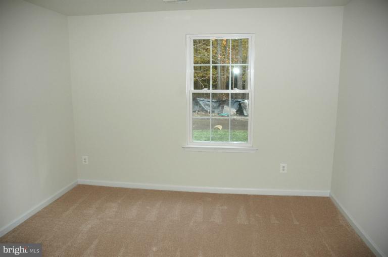 161 Ryan Road Pasadena, MD 21122 - Photo 14 of 16 Bedroom #4 on lower level.