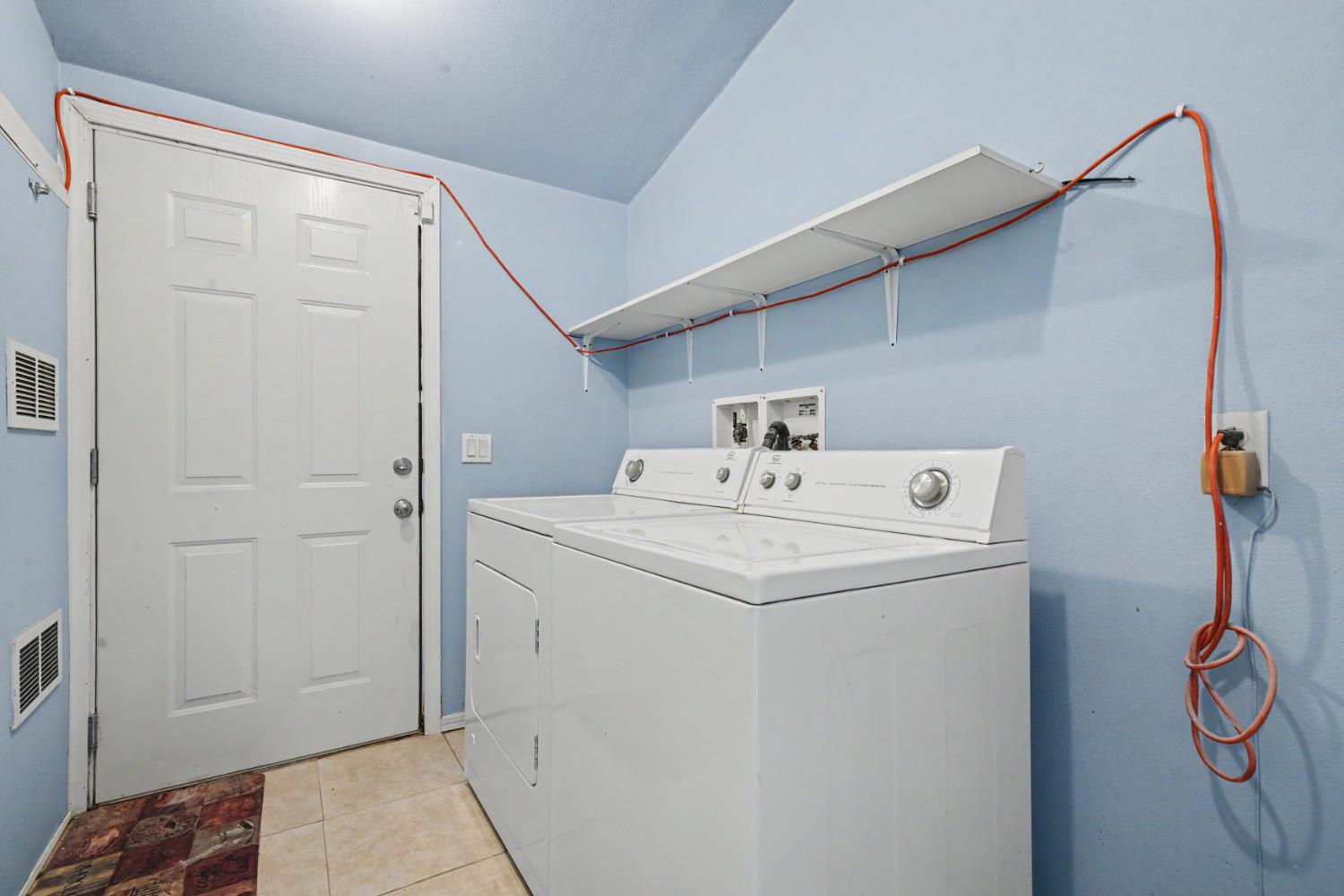 3155 Hawver Road San Andreas, CA 95249 - Photo 37 of 63 Laundry area