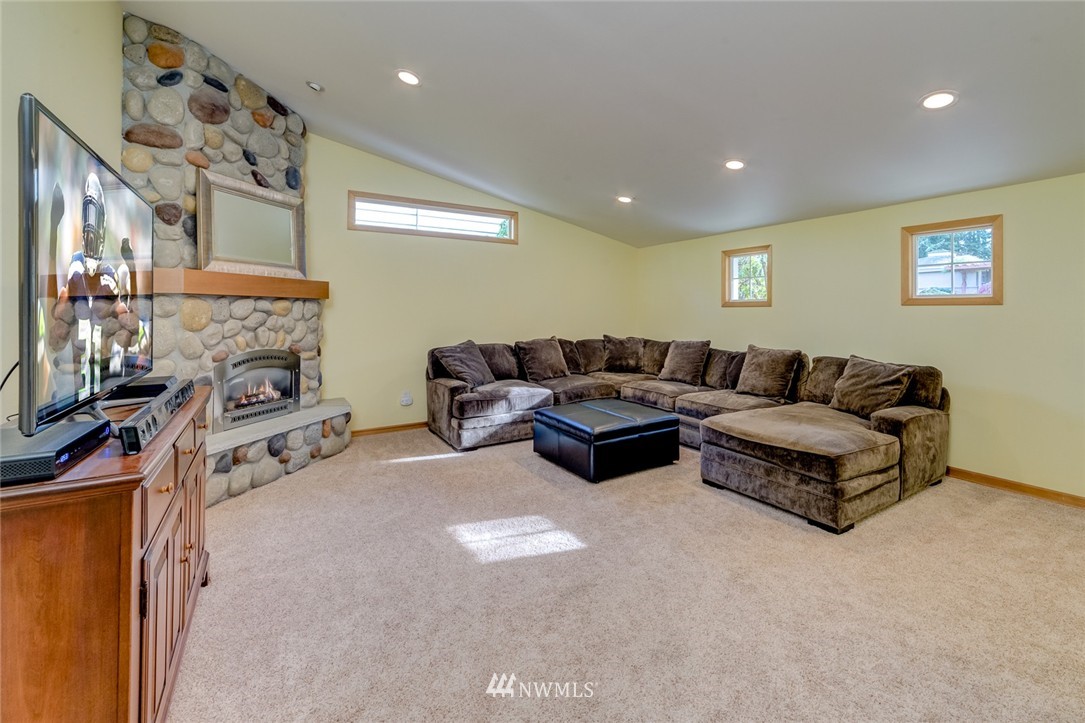 849 Sprague Street Edmonds, WA 98020 - Photo 13 of 25 Gallery Image 13
