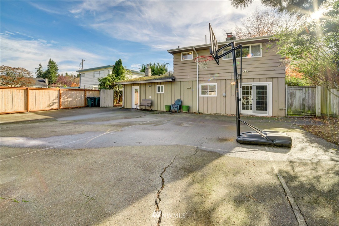 849 Sprague Street Edmonds, WA 98020 - Photo 4 of 25 Gallery Image 4