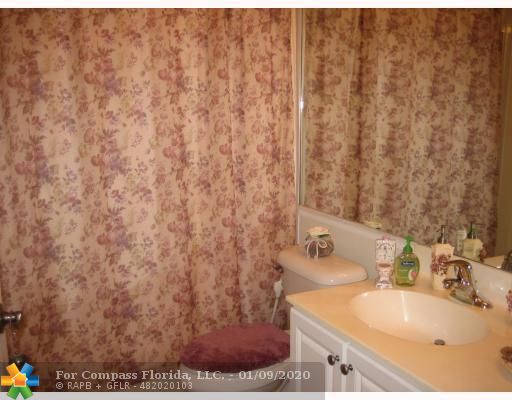 4404 Southwest 160th Avenue Miramar, FL 33027 - Photo 9 of 10 Bath/Spa Master