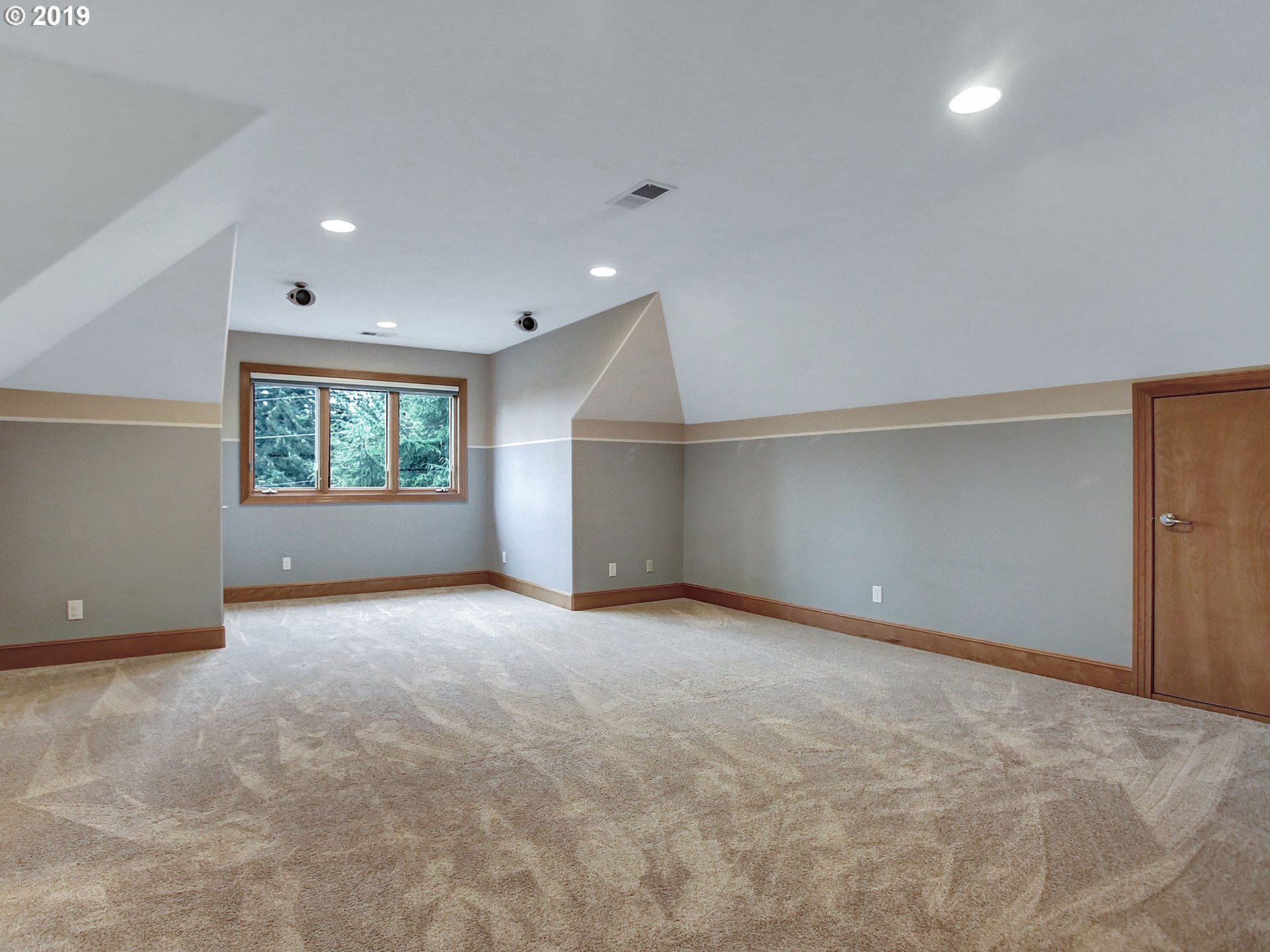 13047 Knaus Road Lake Oswego, OR 97034 - Photo 16 of 29 Gallery Image 16