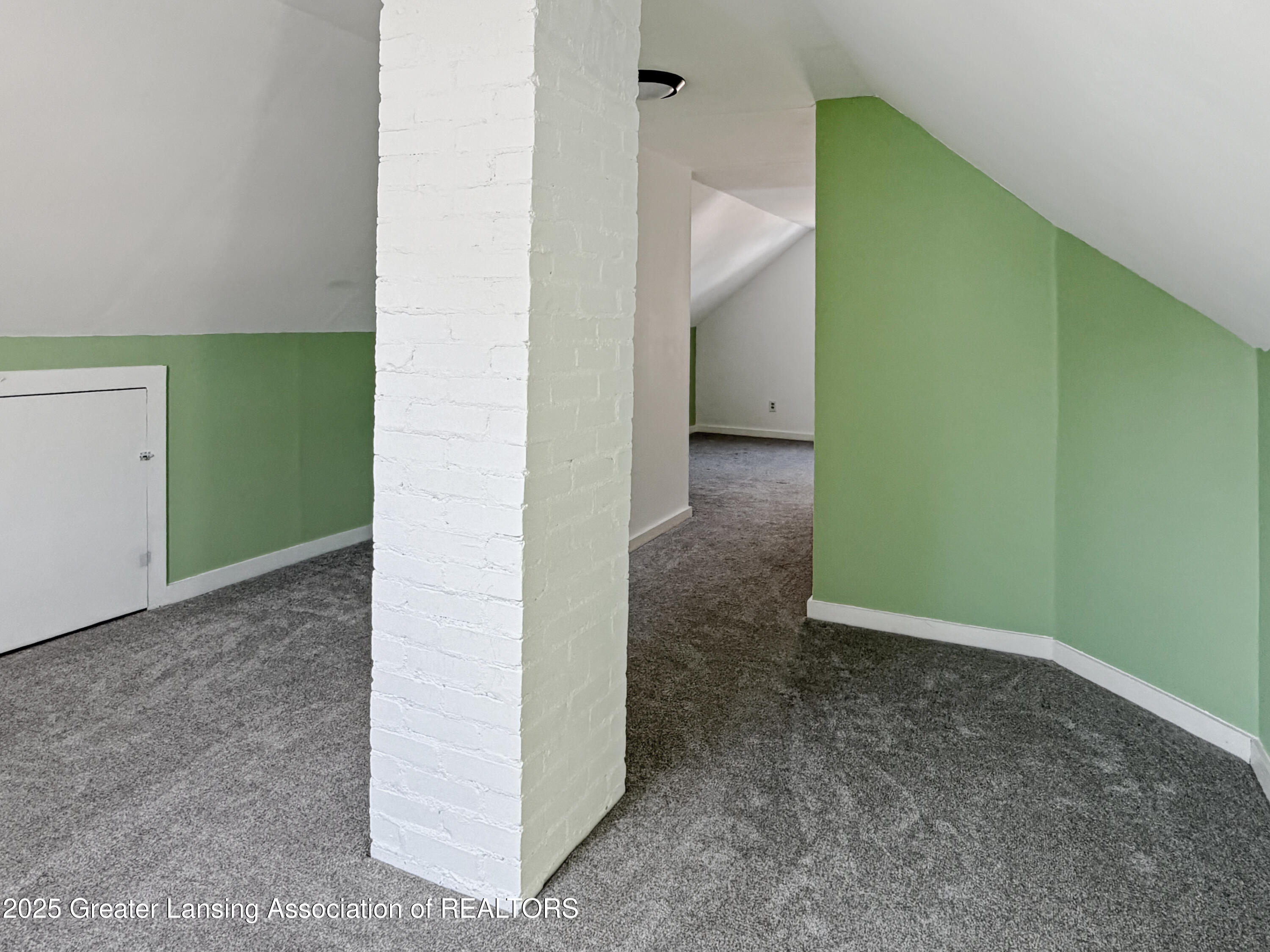535 Riley Street Lansing, MI 48910 - Photo 24 of 42 Bedroom 3