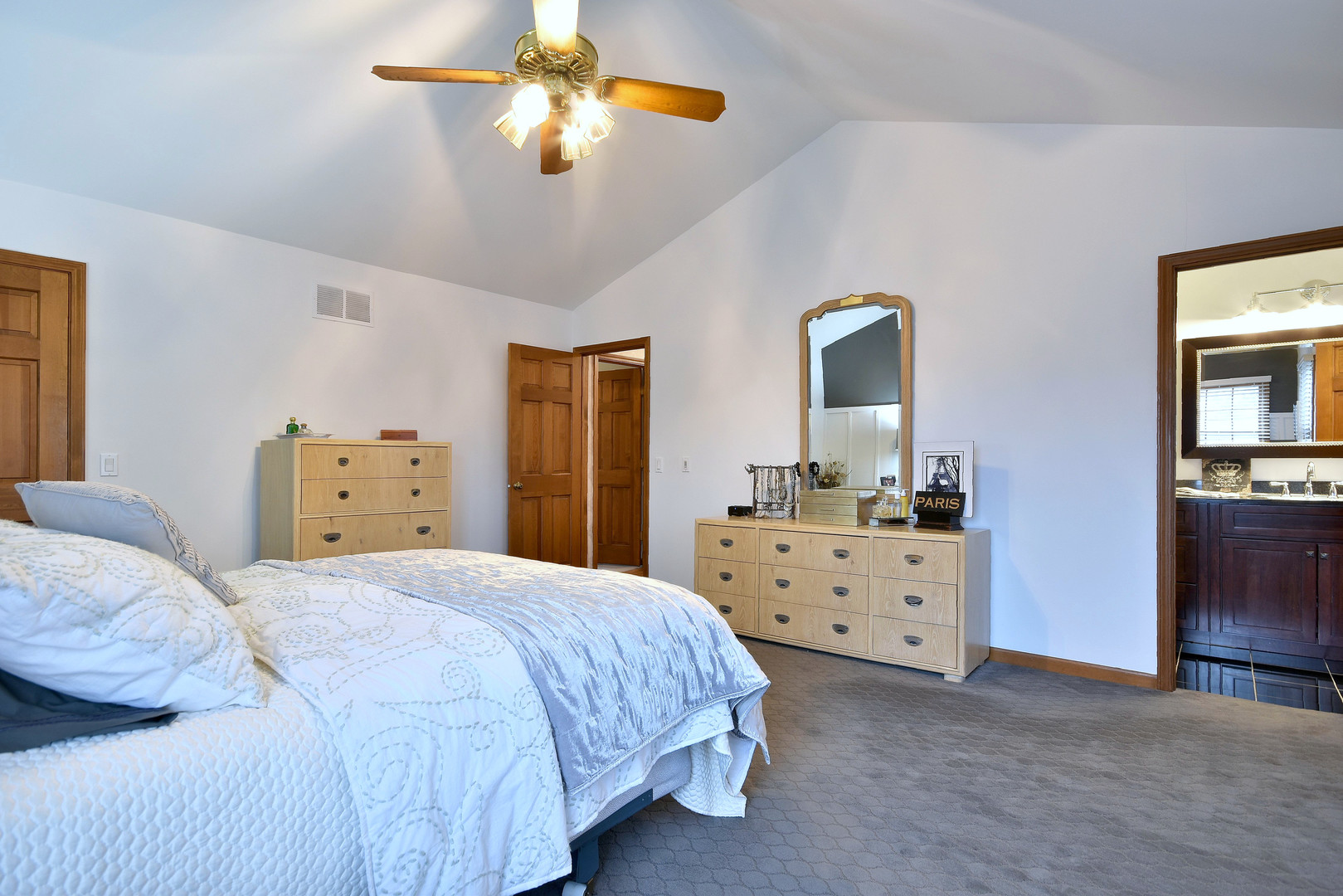 2535 Sun Valley Road Lisle, IL 60532 - Photo 28 of 54 a bedroom with a bed and a dresser