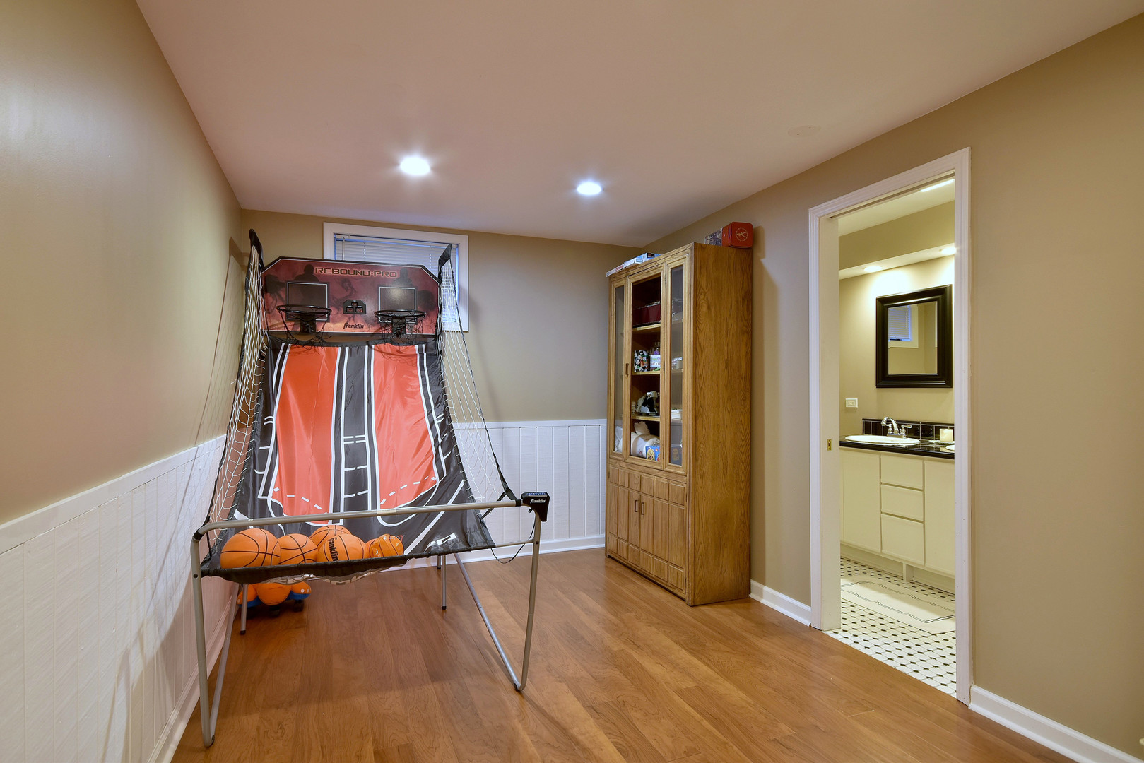 2535 Sun Valley Road Lisle, IL 60532 - Photo 38 of 54 a view of a room with gym equipment