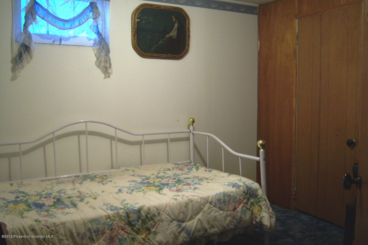 515 Butler Street Dunmore, PA 18512 - Photo 12 of 24 Gallery Image 12