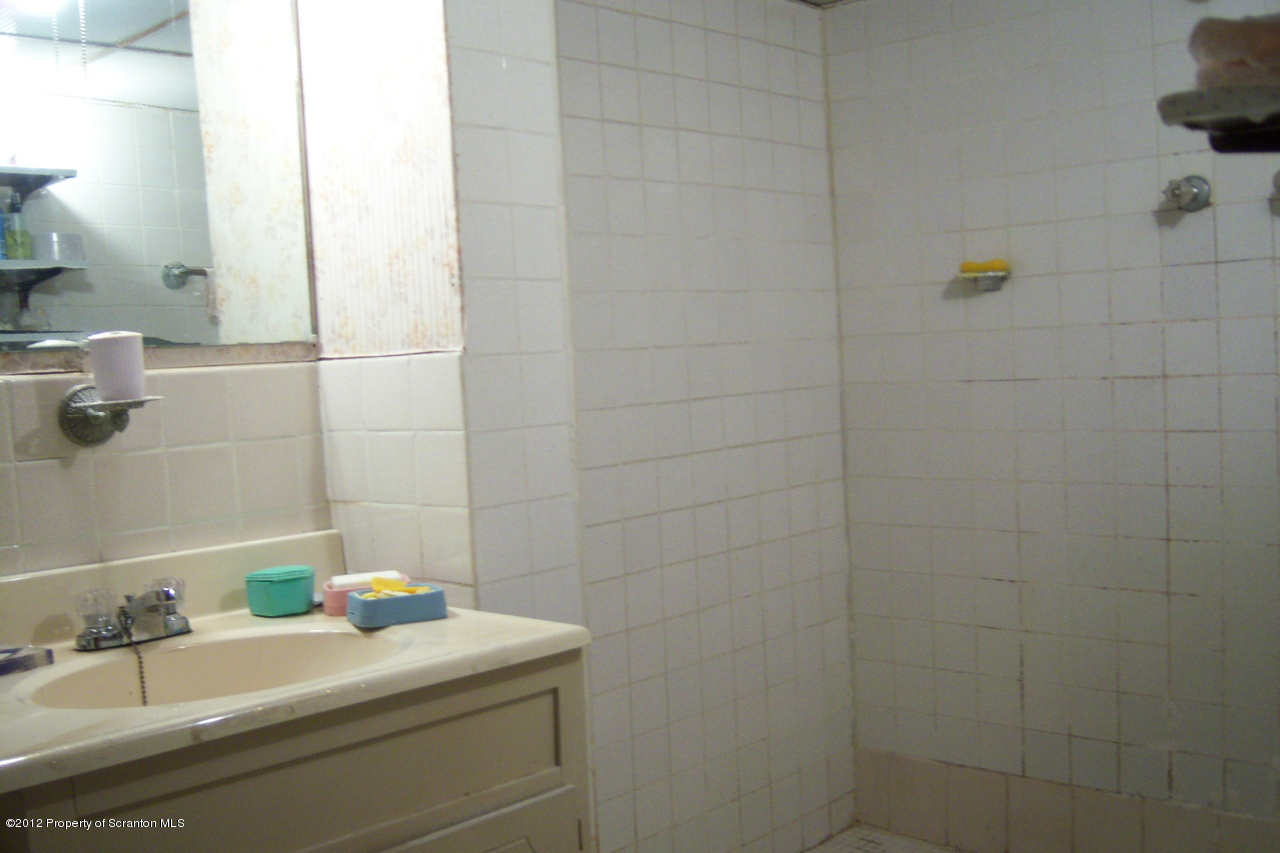 515 Butler Street Dunmore, PA 18512 - Photo 13 of 24 Gallery Image 13