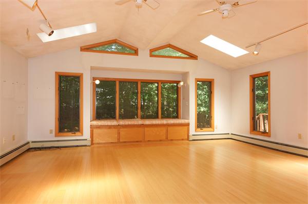 55 Donald Road Burlington, MA 01803 - Photo 10 of 23 Gallery Image 10