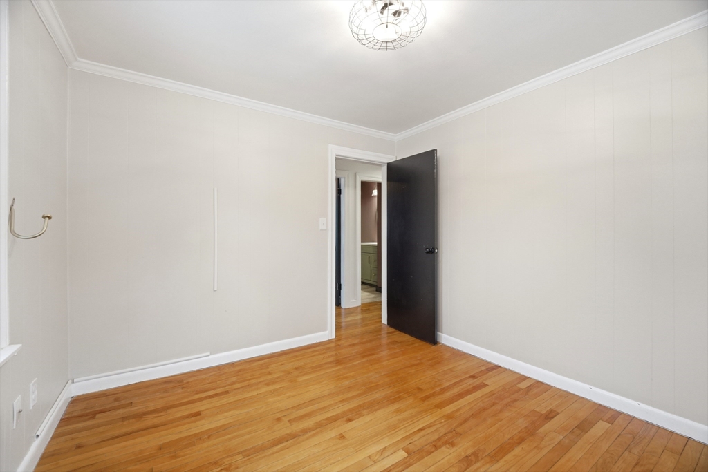 12 Bruce Street Worcester, MA 01604 - Photo 12 of 31