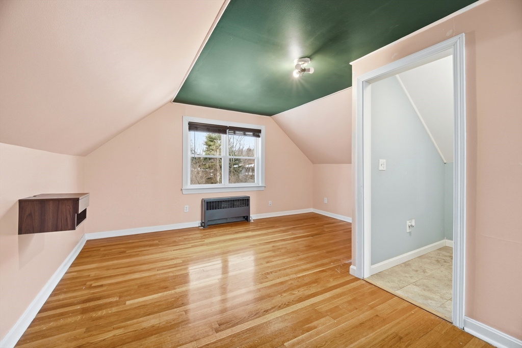 12 Bruce Street Worcester, MA 01604 - Photo 16 of 31