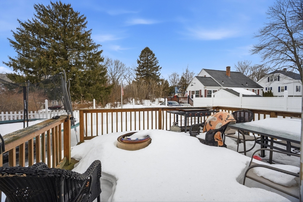 12 Bruce Street Worcester, MA 01604 - Photo 23 of 31