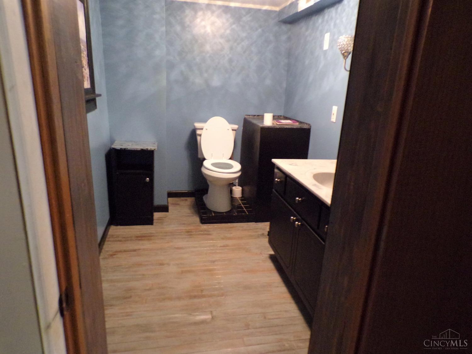 6146 Thompson Road Cincinnati, OH 45247 - Photo 23 of 29