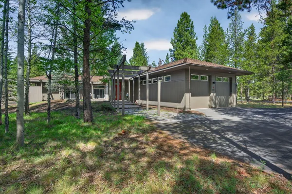 $1,275,000 | 17671 Broken Top Lane, Sunriver, OR 97707