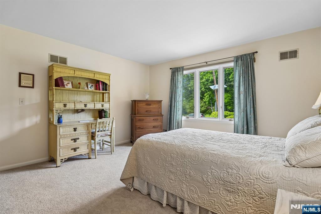 107 Arverne Road West Orange, NJ 07052 - Photo 31 of 50