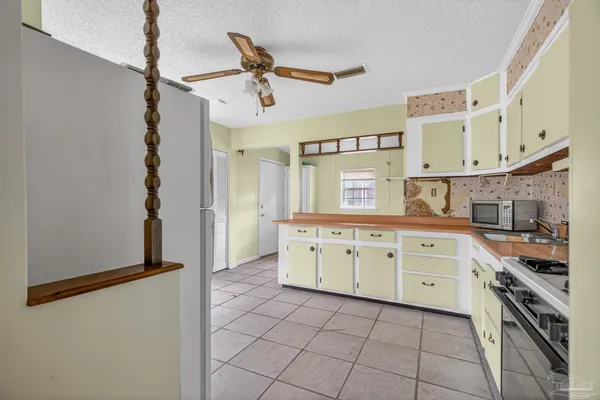 $149,900 | 1950 Christian Home Drive, McDavid, FL 32568