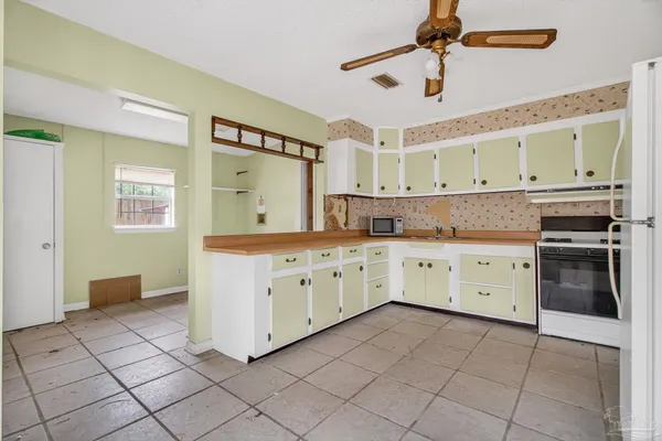 $149,900 | 1950 Christian Home Drive, McDavid, FL 32568