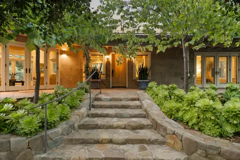 $2,195,000 | 813 Country Club Drive, Ojai, CA 93023