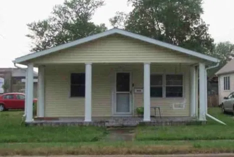 $102,500 | 1812 South Bloomington Street, Streator, IL 61364