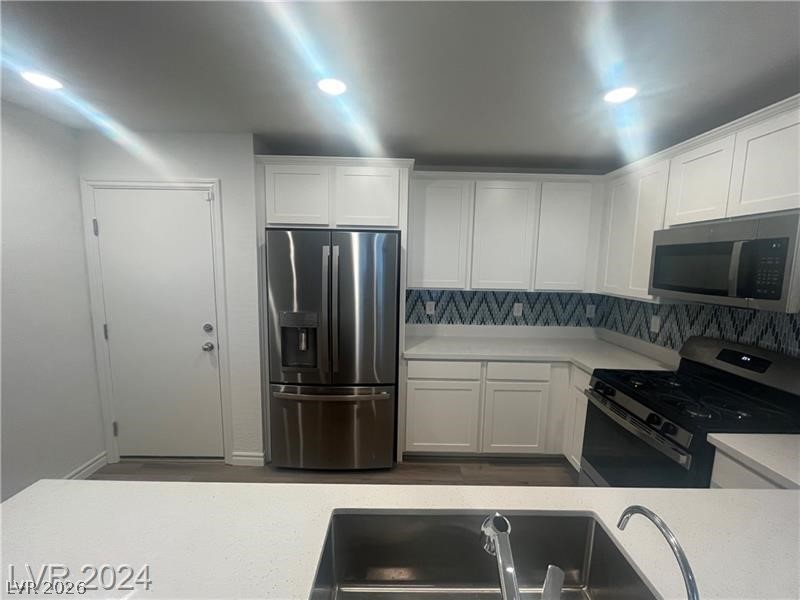 6212 Rathbone Street Las Vegas, NV 89166 - Photo 5 of 19