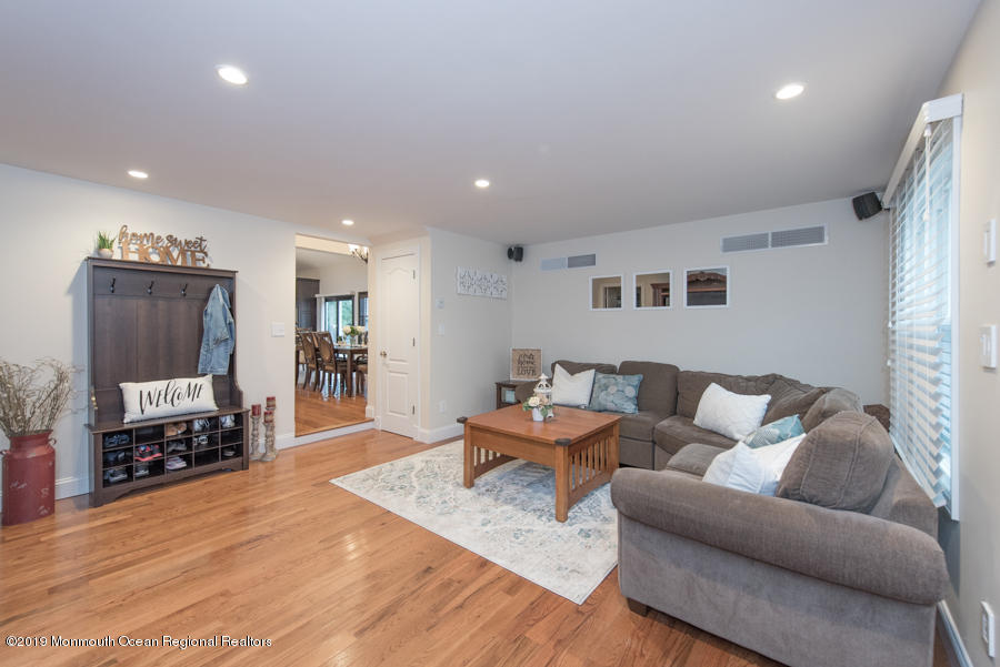 306 Stone Road Hazlet, NJ 07730 - Photo 5 of 45 AFF20623-8207-4E89-8AF2-96F7ABDF2D54