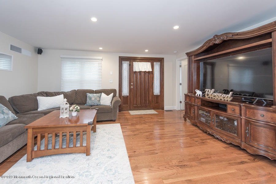 306 Stone Road Hazlet, NJ 07730 - Photo 6 of 45 6389AAC8-4F49-46F4-9D52-29D6E48851E3