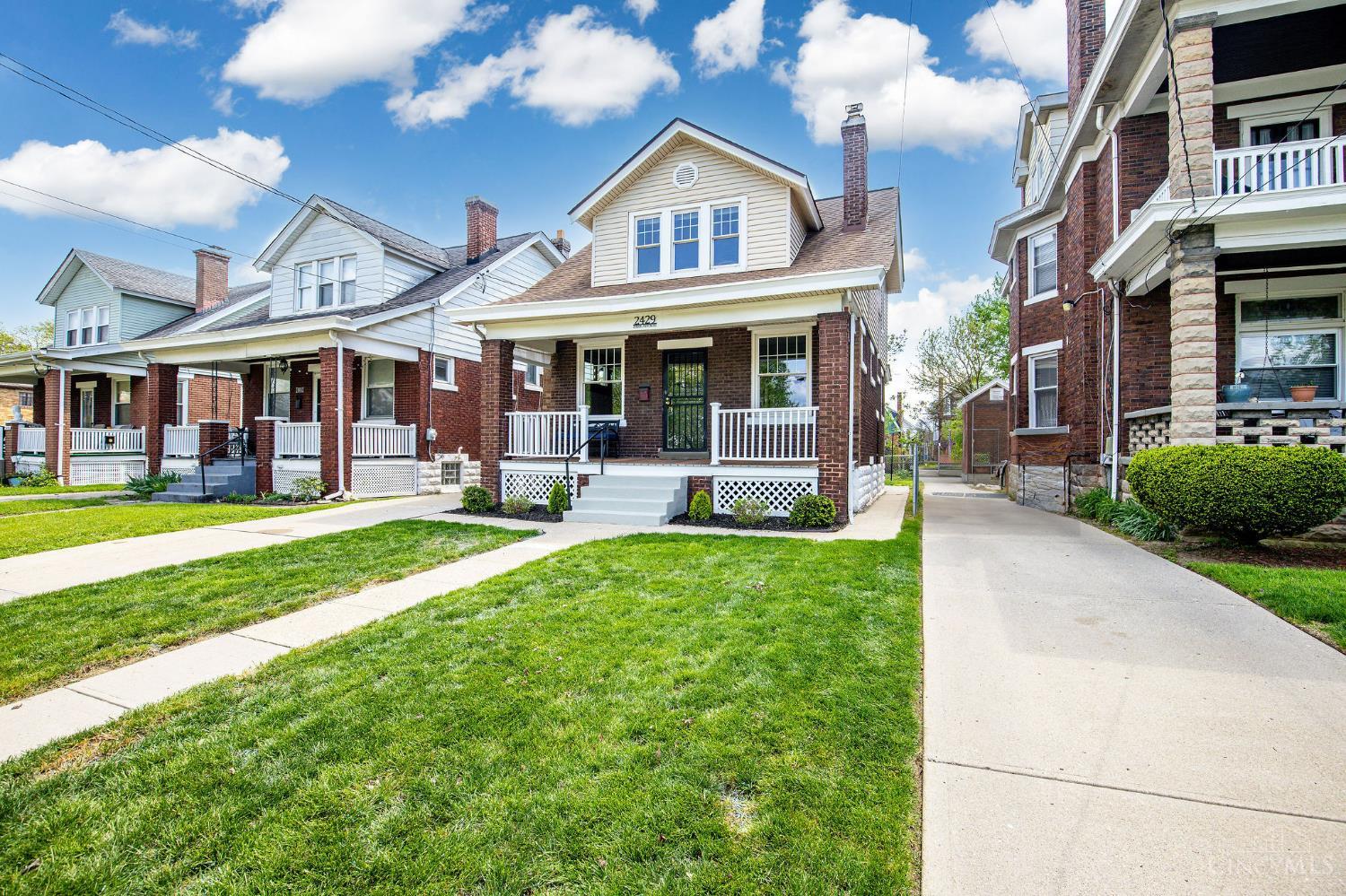 2429 Park Avenue Cincinnati, OH 45212 - Photo 3 of 40