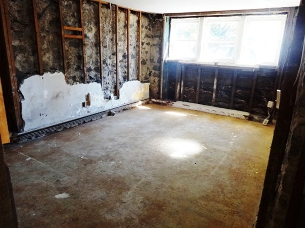 8 Baker Road, Unit 1 Nahant, MA 01908 - Photo 3 of 11 Gallery Image 3