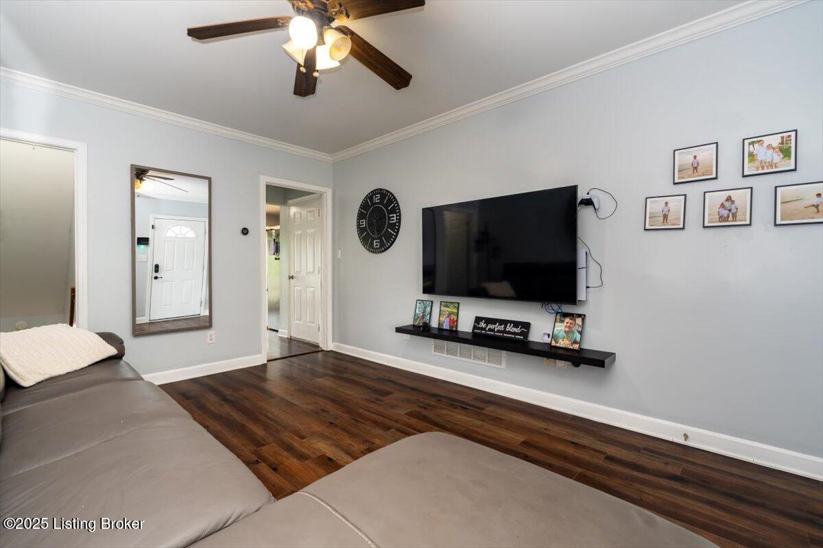 8805 Riley Avenue Louisville, KY 40242 - Photo 5 of 28 8805 Riley Ave