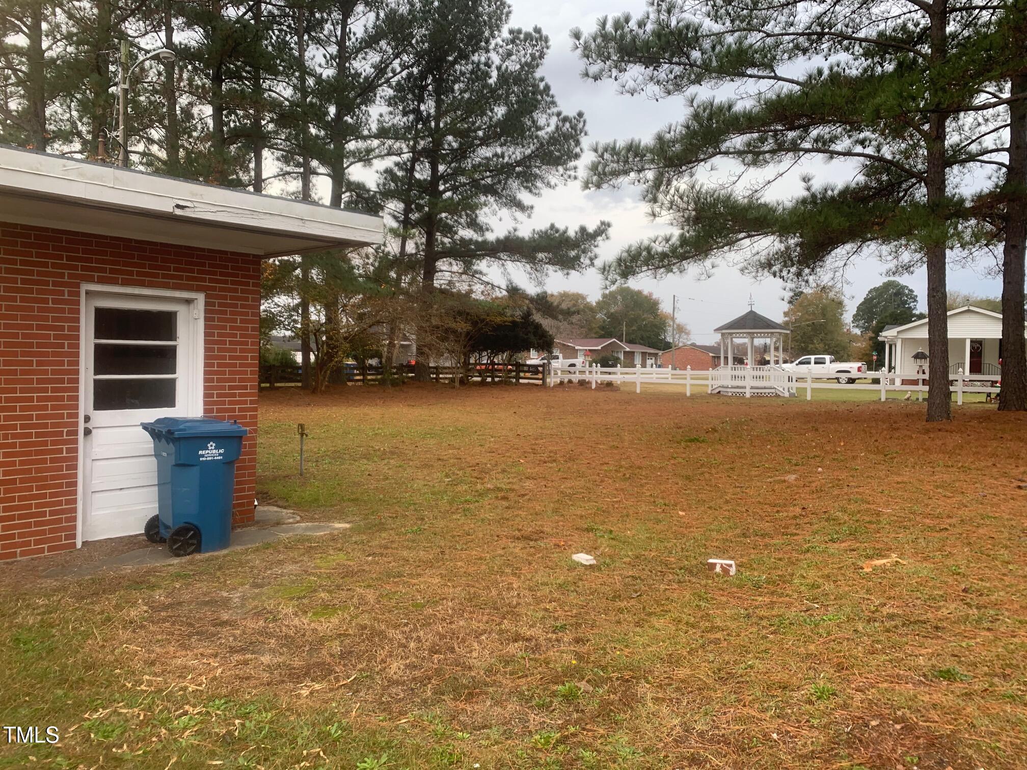 1401 Fairground Road Dunn, NC 28334 - Photo 3 of 5 3