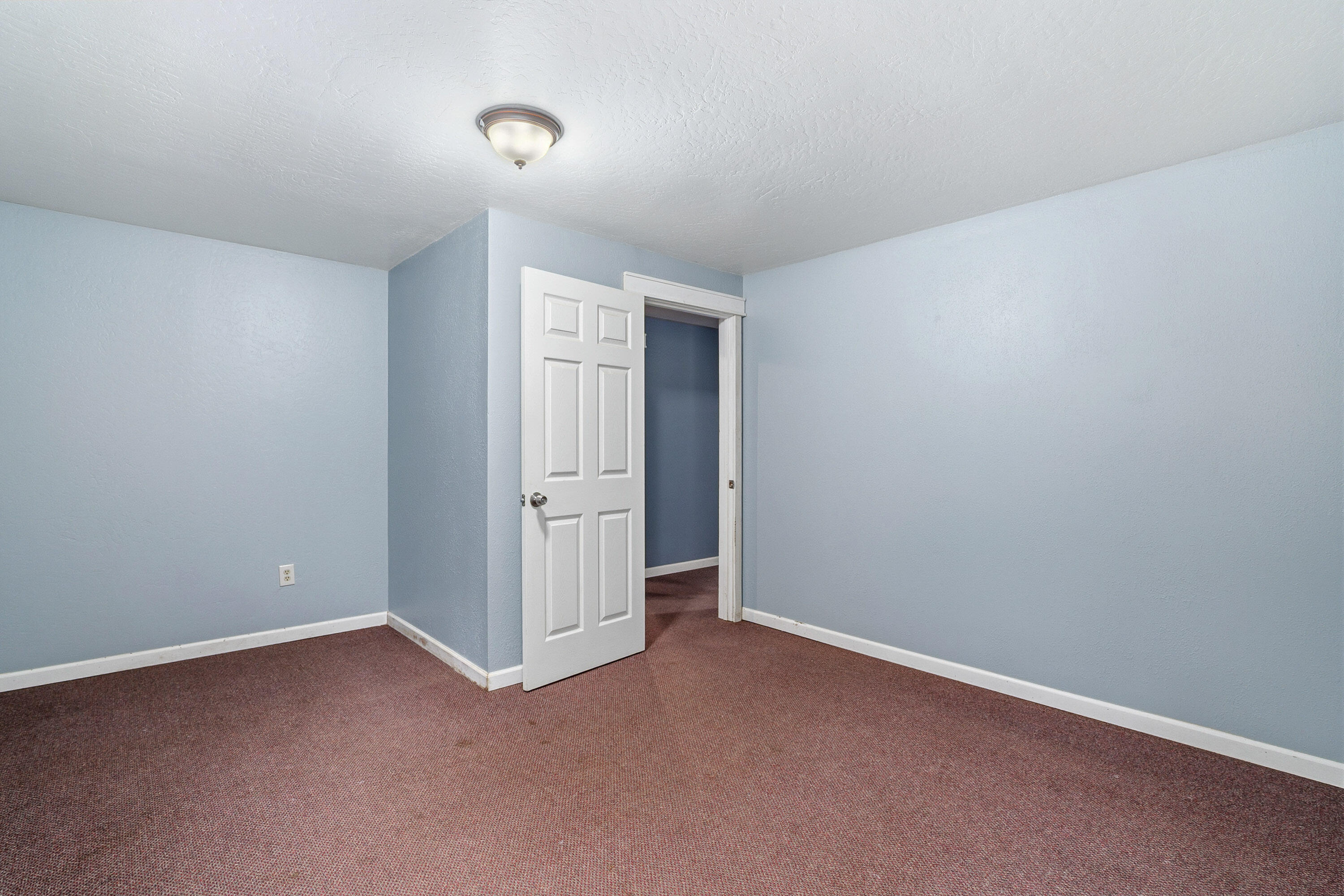 7680 Upper Applegate Road Jacksonville, OR 97530 - Photo 29 of 43 29