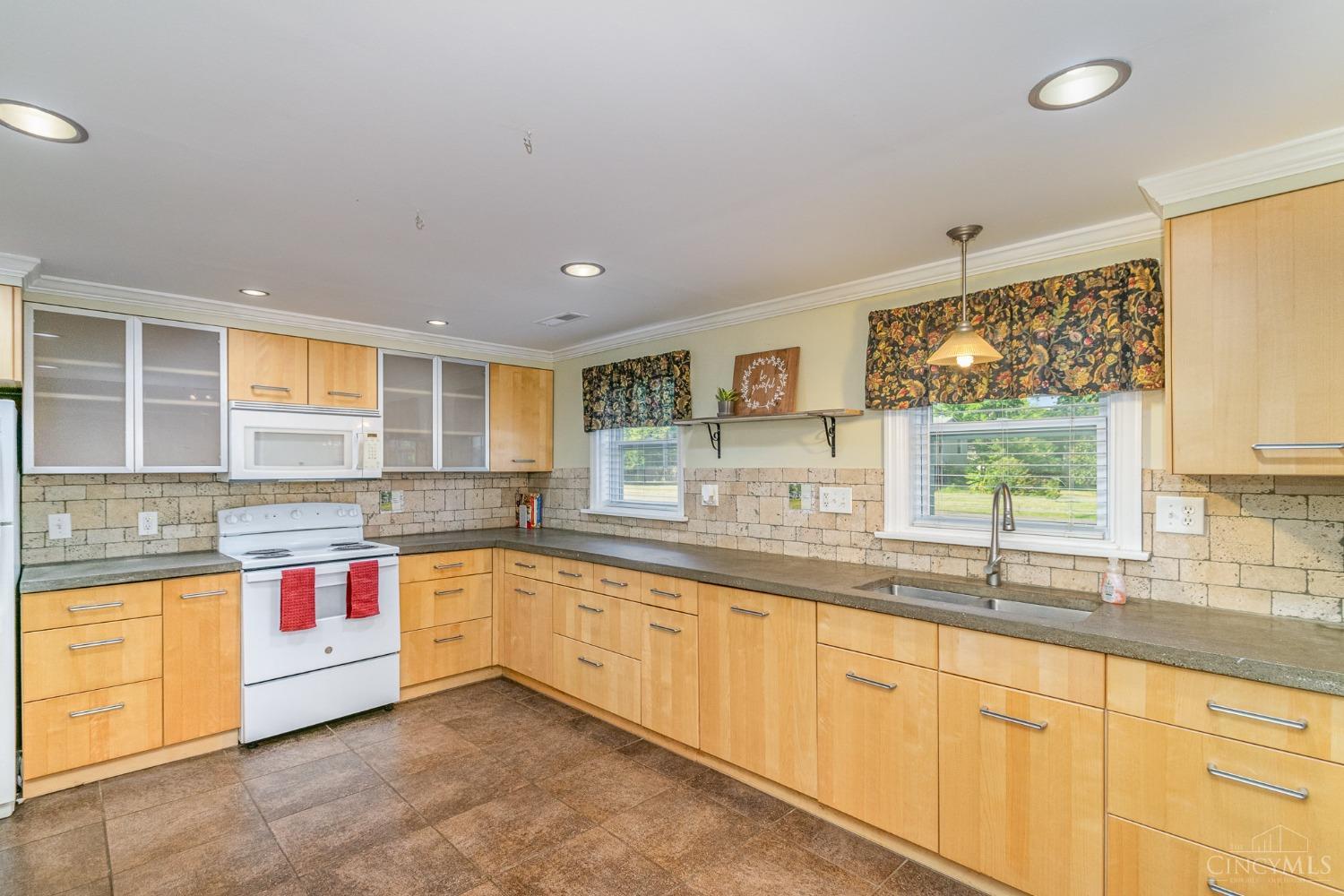 5822 Buckwheat Road Milford, OH 45150 - Photo 11 of 36 Gallery Image 11