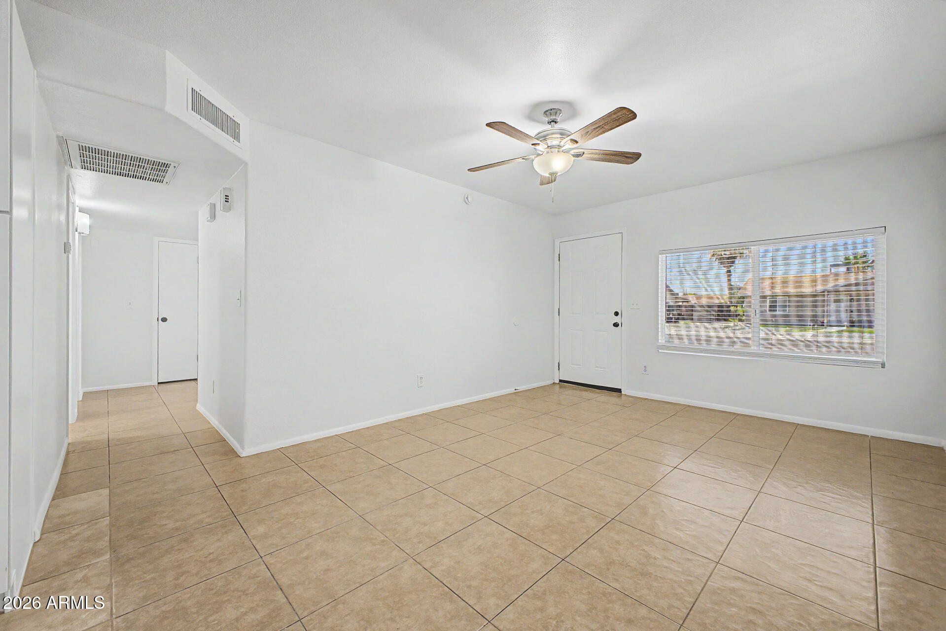 9010 West Griswold Road Peoria, AZ 85345 - Photo 5 of 35 Front Living Room