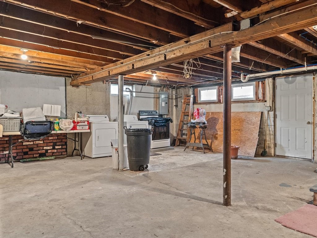 13 Lakeside Drive Westerly, RI 02891 - Photo 20 of 28