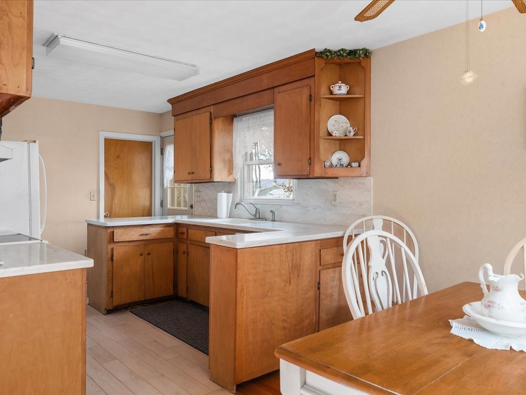 13 Lakeside Drive Westerly, RI 02891 - Photo 5 of 28