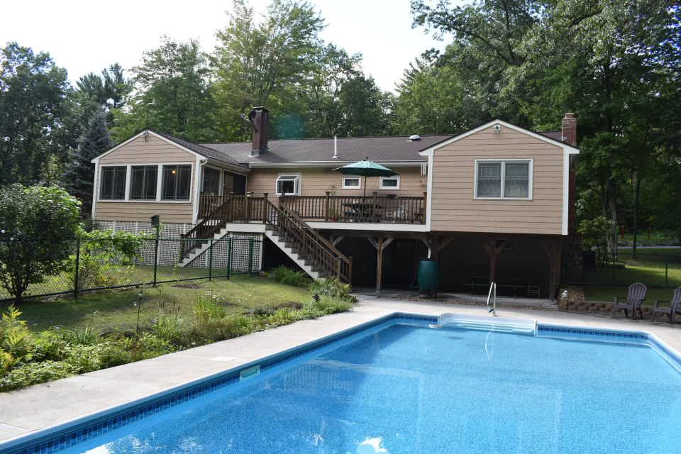 242 Hayden Road Hollis, NH 03049 - Photo 2 of 34