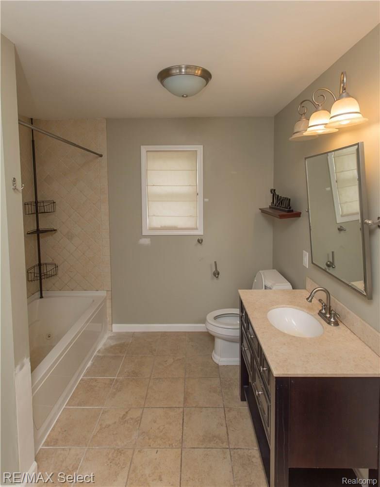 2568 Vandekarr Road Owosso, MI 48867 - Photo 24 of 48 2568 Vandecarr Rd-123.jpg