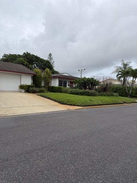 1556 West 35th Street Riviera Beach, FL 33404 - Photo 3 of 5 1556garage
