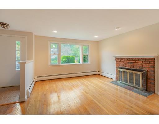 34 Smith Road Randolph, MA 02368 - Photo 4 of 31 Gallery Image 4