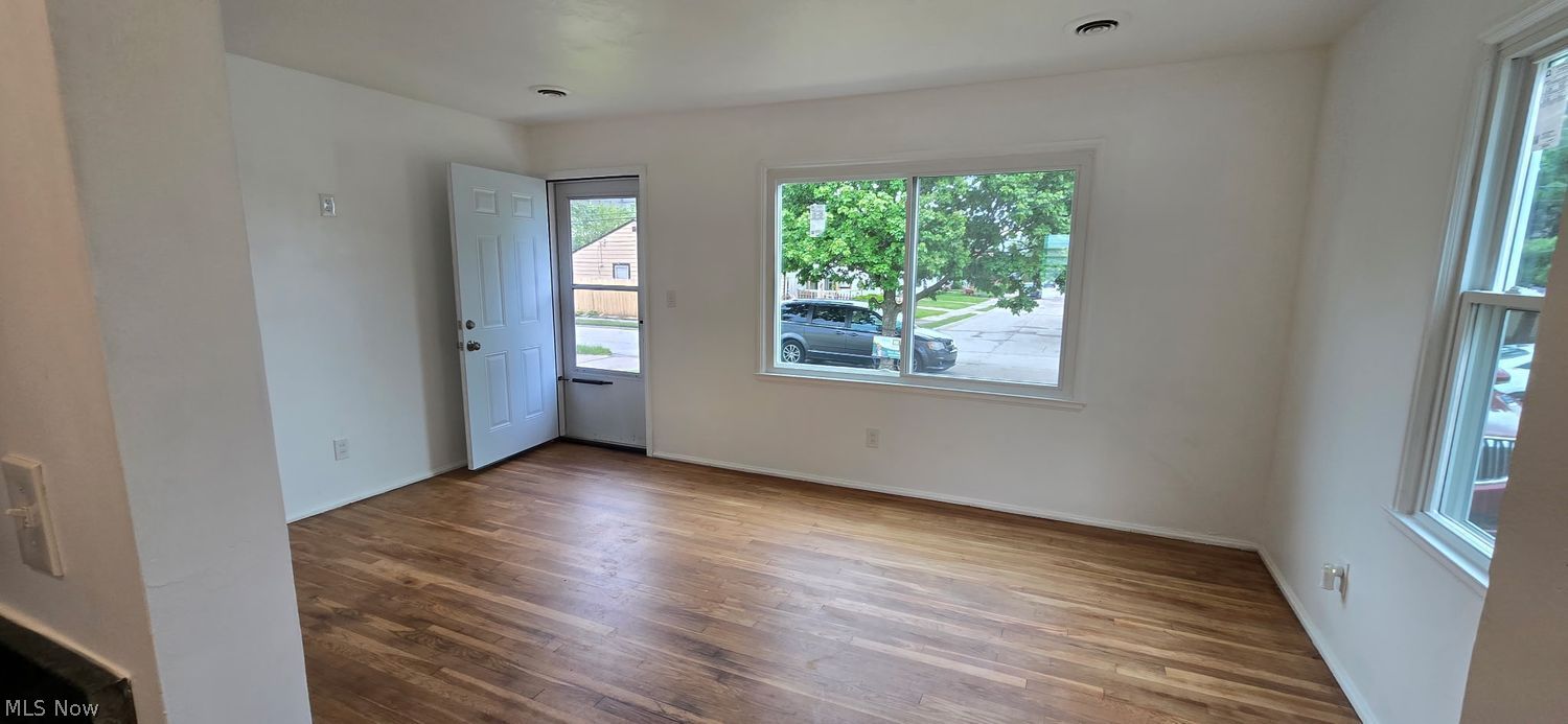 13347 Thornhope Road Cleveland, OH 44135 - Photo 5 of 15